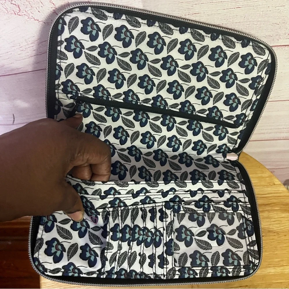 Vera Bradley RFID On the Go Wristlet in the Bedford‎ Plaid pattern.